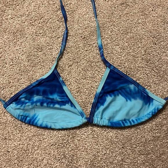 NEW! Blue tie dye bikini set Size Med. Non padded top. Med-rise bottom. - Picture 4 of 7